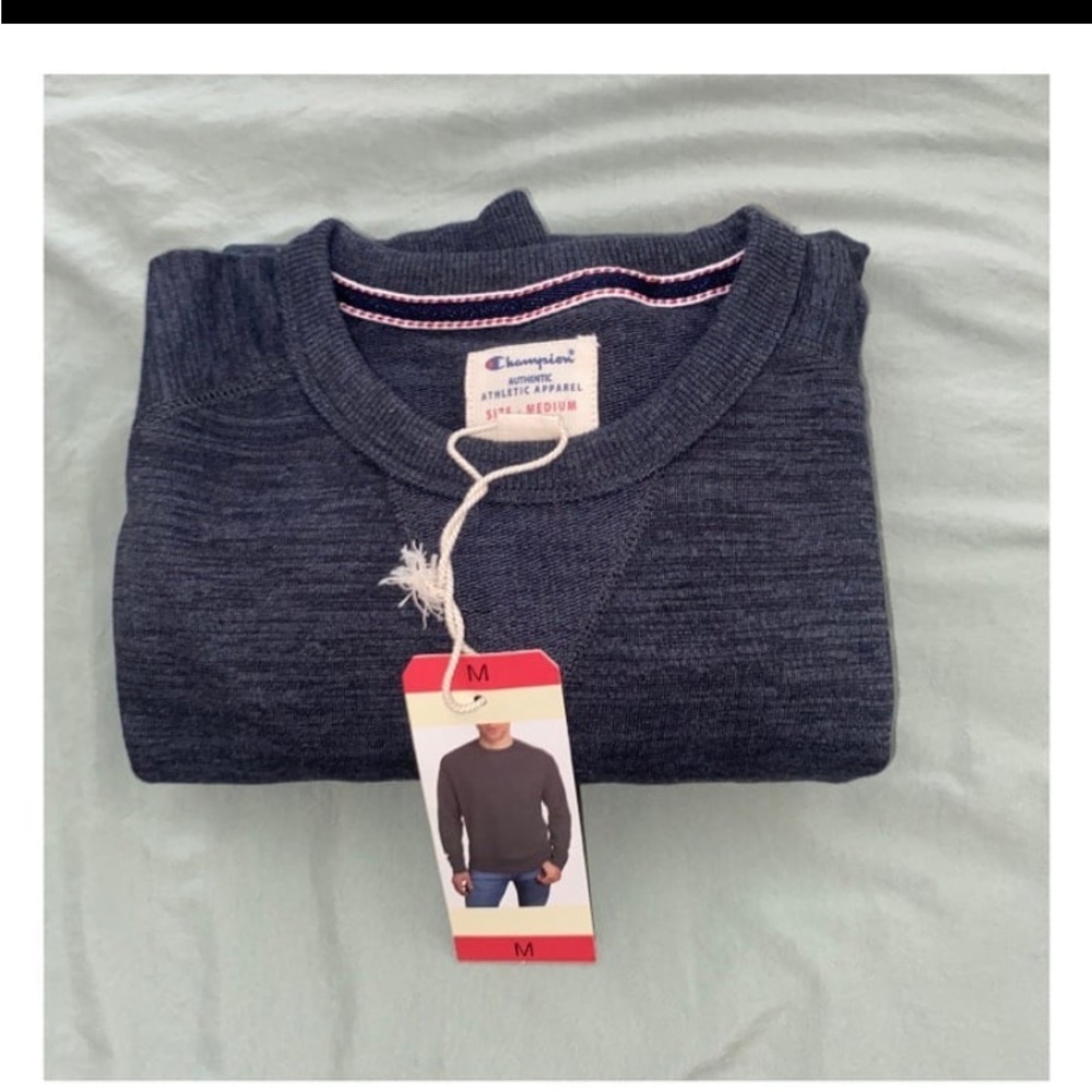 Men’s Medium Champion Grey Pullover Sweatshirt. NWT